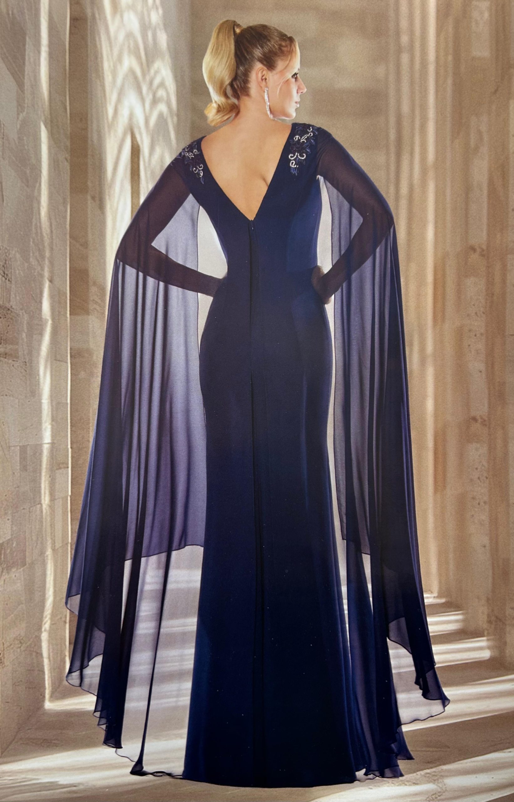 Vestido madrina capa gasa - Imagen 2