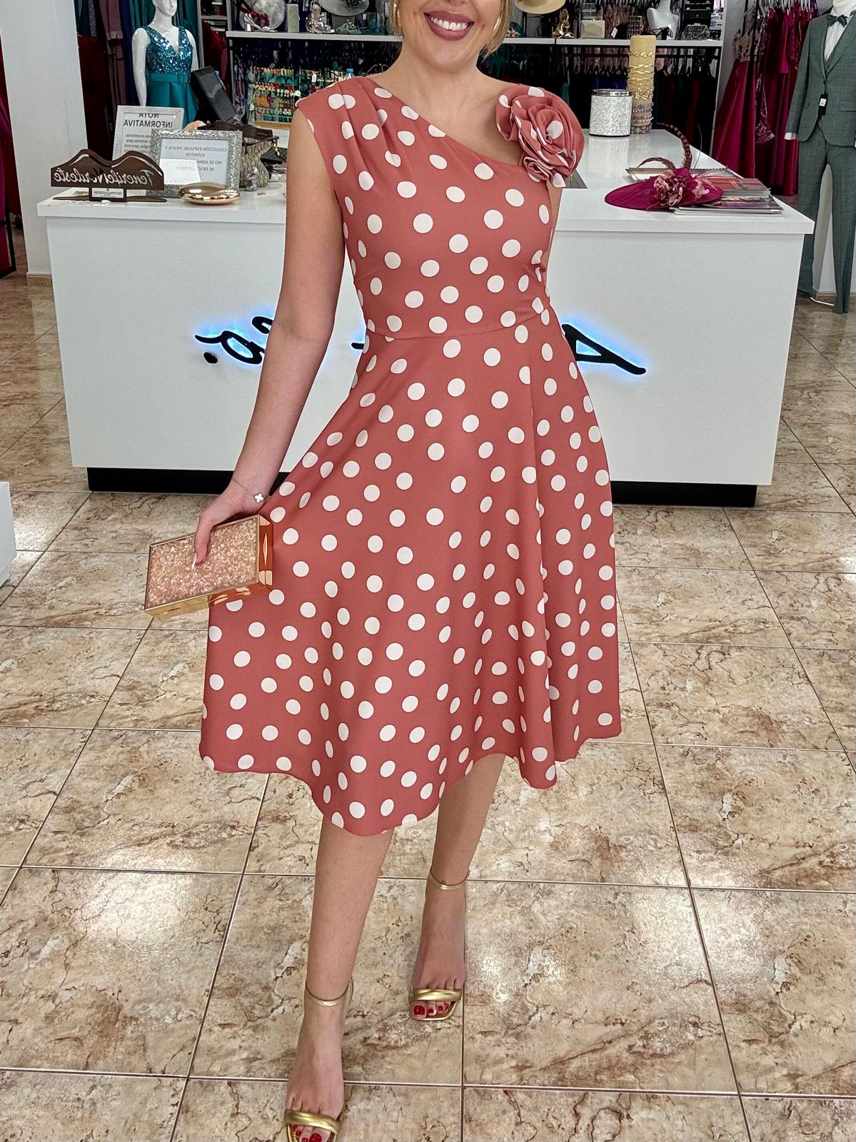 Vestido midi evasé lunares