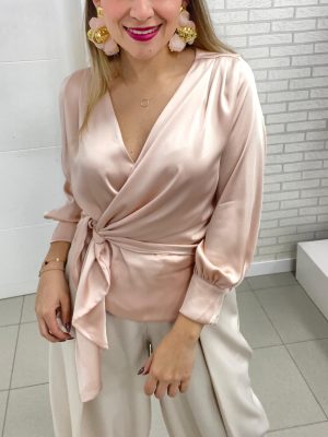 Camisa satén envolvente