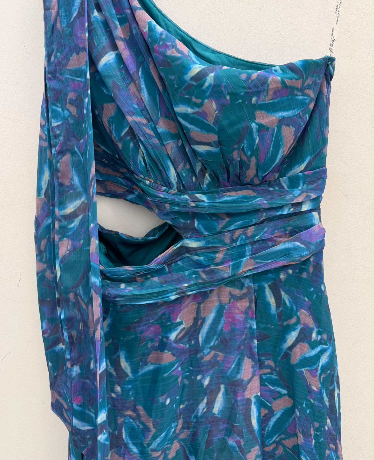 Vestido asimétrico cut-out - Imagen 4
