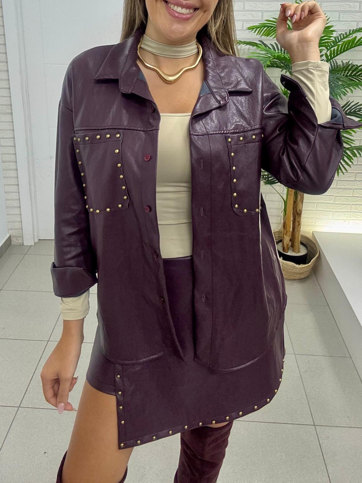 Sobrecamisa polipiel tachas