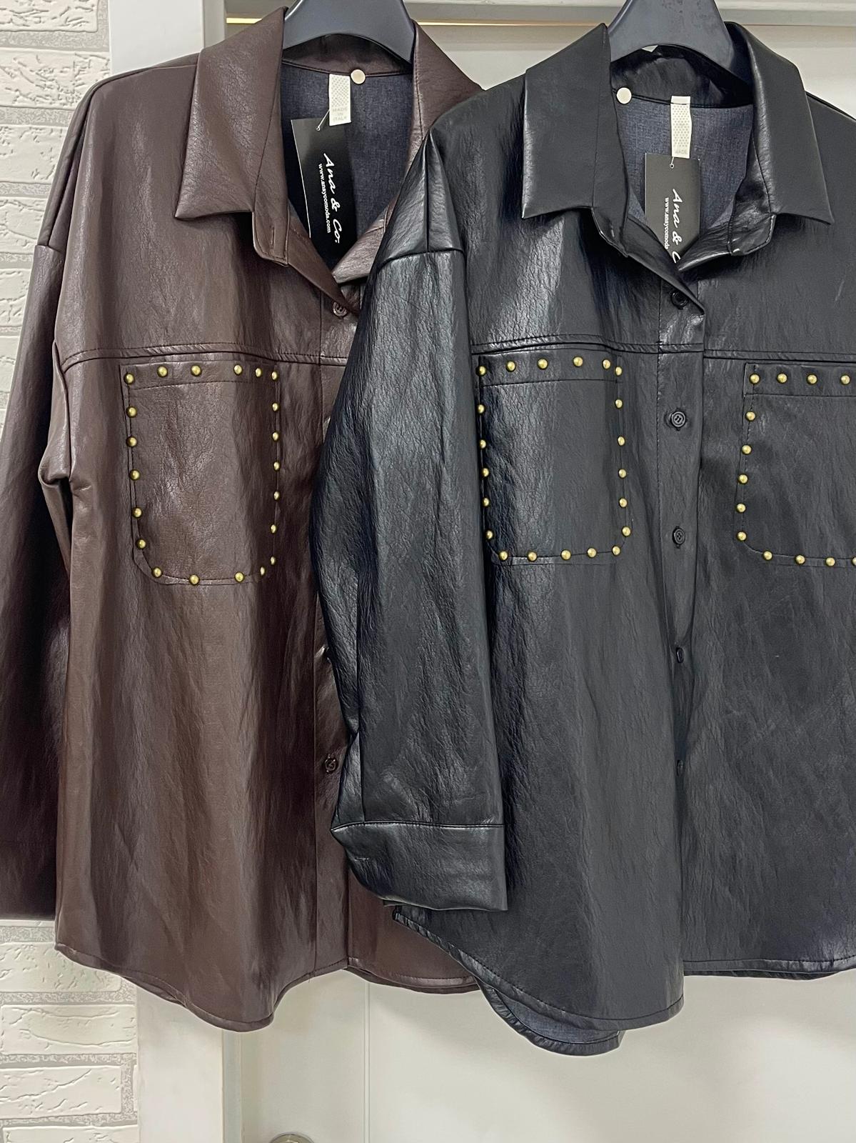 Sobrecamisa polipiel tachas - Imagen 2